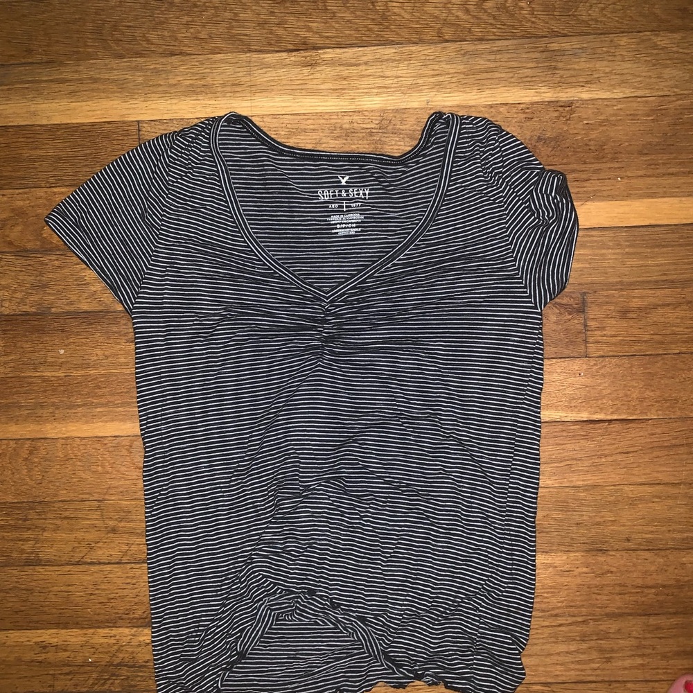 Slightly cropped American eagle shirt